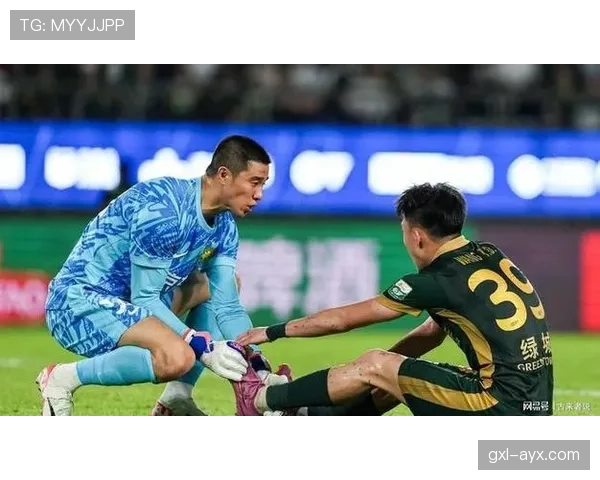 侯森神勇扑救闪耀绿茵场，助北京国安力保球门争胜