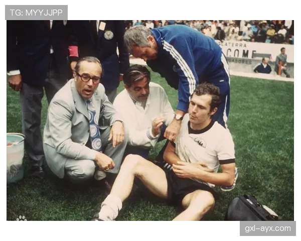 贝肯鲍尔率德国队勇夺世界杯,稳健表现赢得广泛赞誉 贝肯鲍尔率德国队勇夺世界杯,稳健表现赢得广泛赞誉