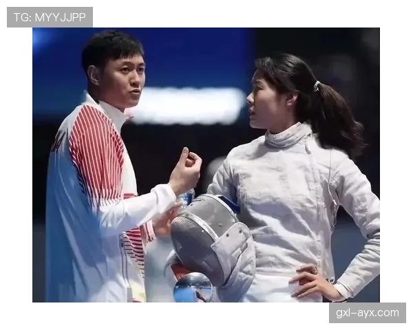 仲满背地里开豪车比教练都拉风，这身份太让人想不明白了吧