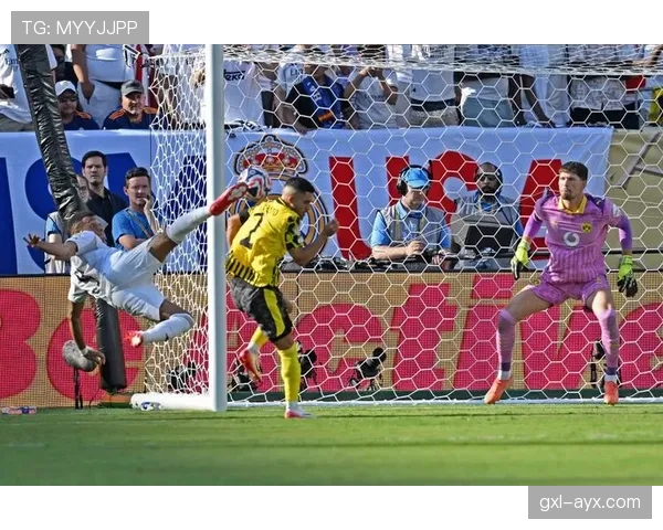 多特防线不稳问题凸显，球队稳定性面临考验，对争冠形势产生影响